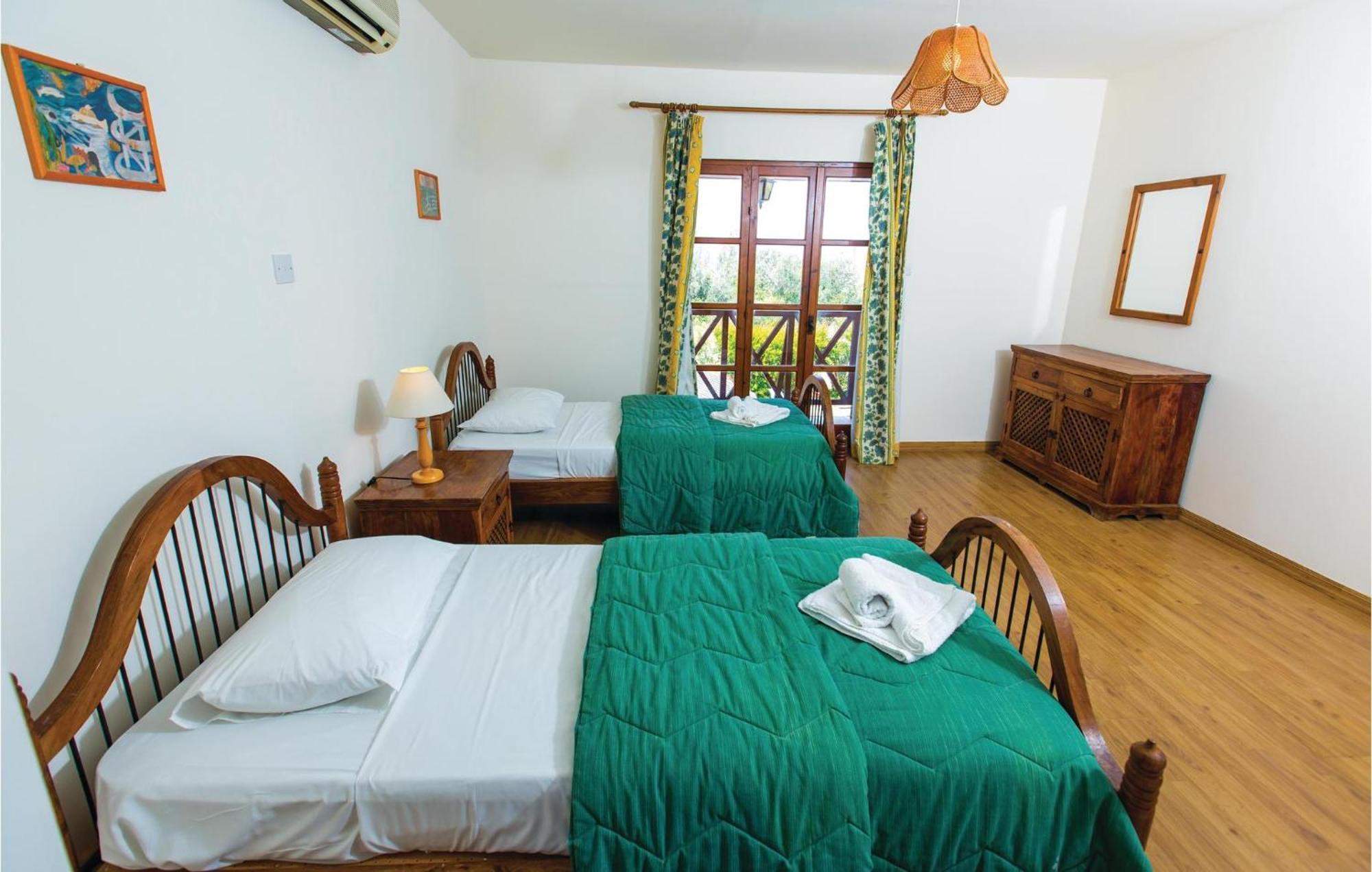 Amazing Home In Pomos With Wifi Exteriér fotografie